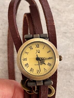 Women’s Vintage-Inspired JQ Wrap Watch in Brown and Antique Gold